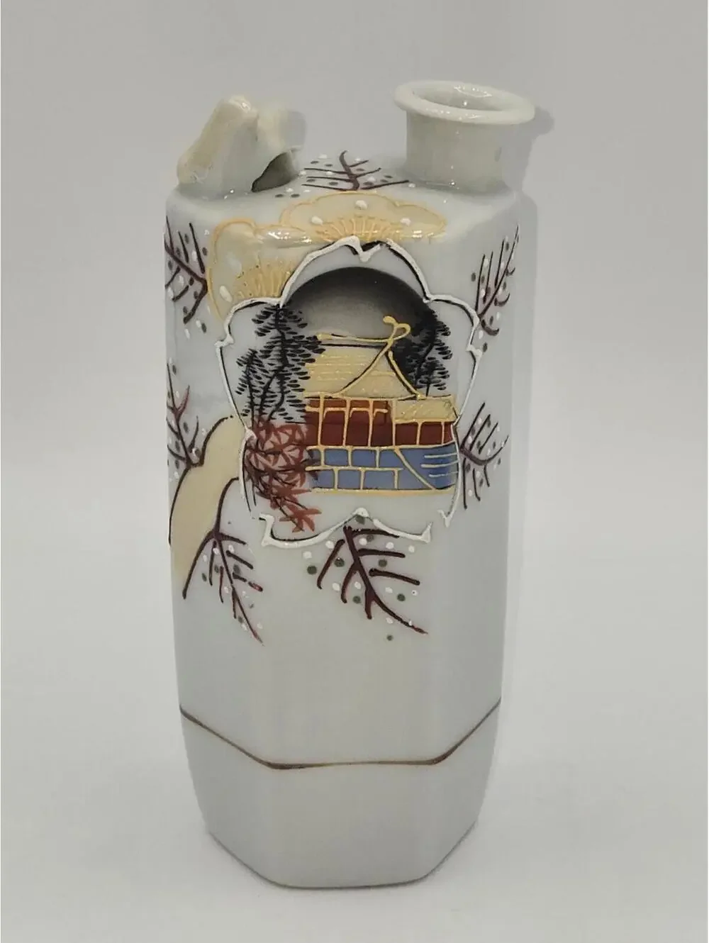 Japanese Singing‎ Sake Bottle Warble Vase Pagoda Design Porcelain 5.5”